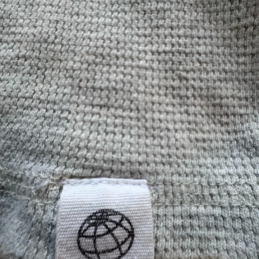 Free Planet Gray waffle  Pullover Hoodie - 10/12 k16